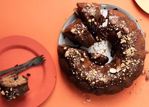 Almond Crunch Chocolate Cake